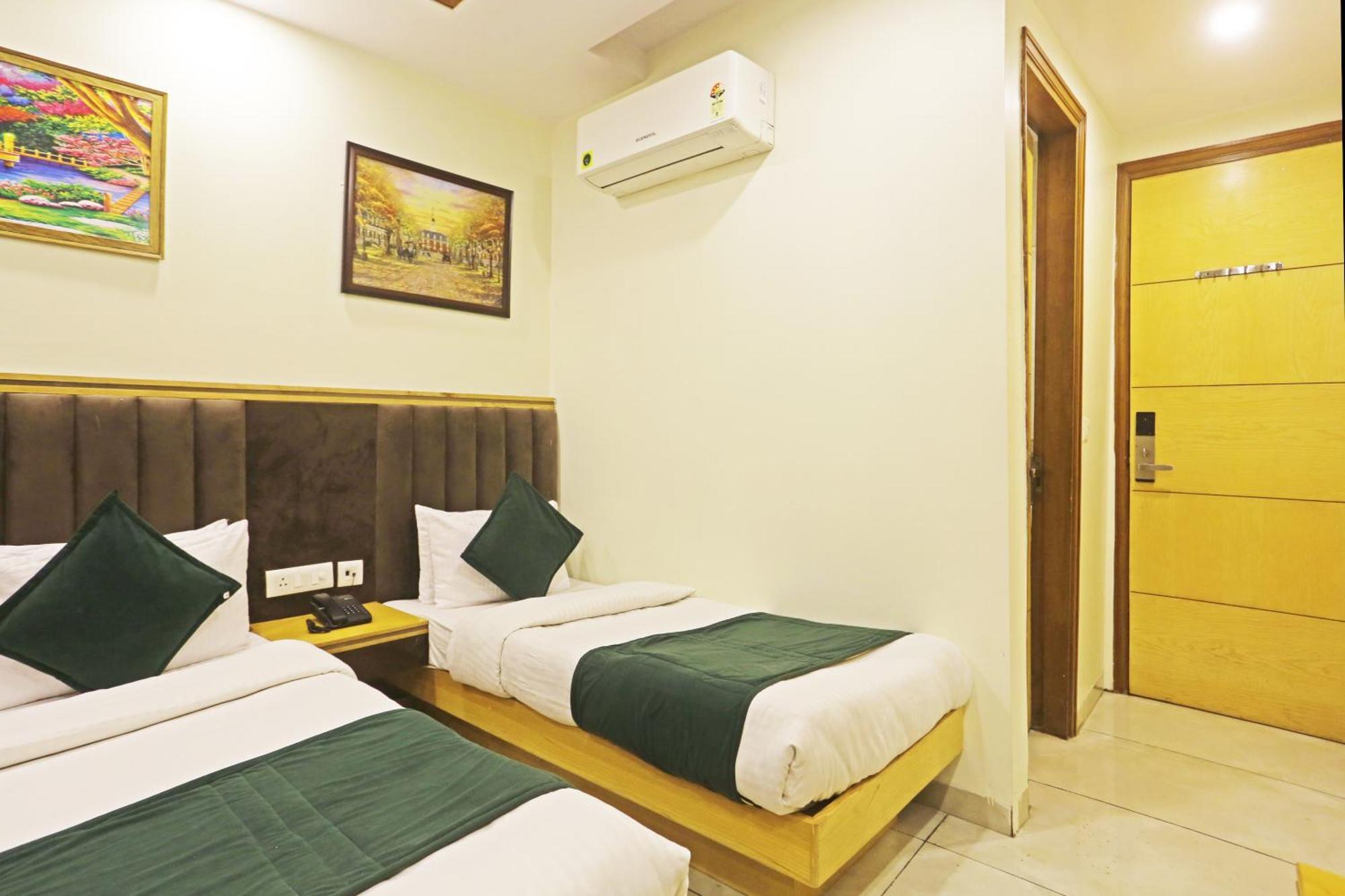 Hotel Aman Imperial Just A Minute Away From New Delhi Railway Station And Connaught Place Экстерьер фото