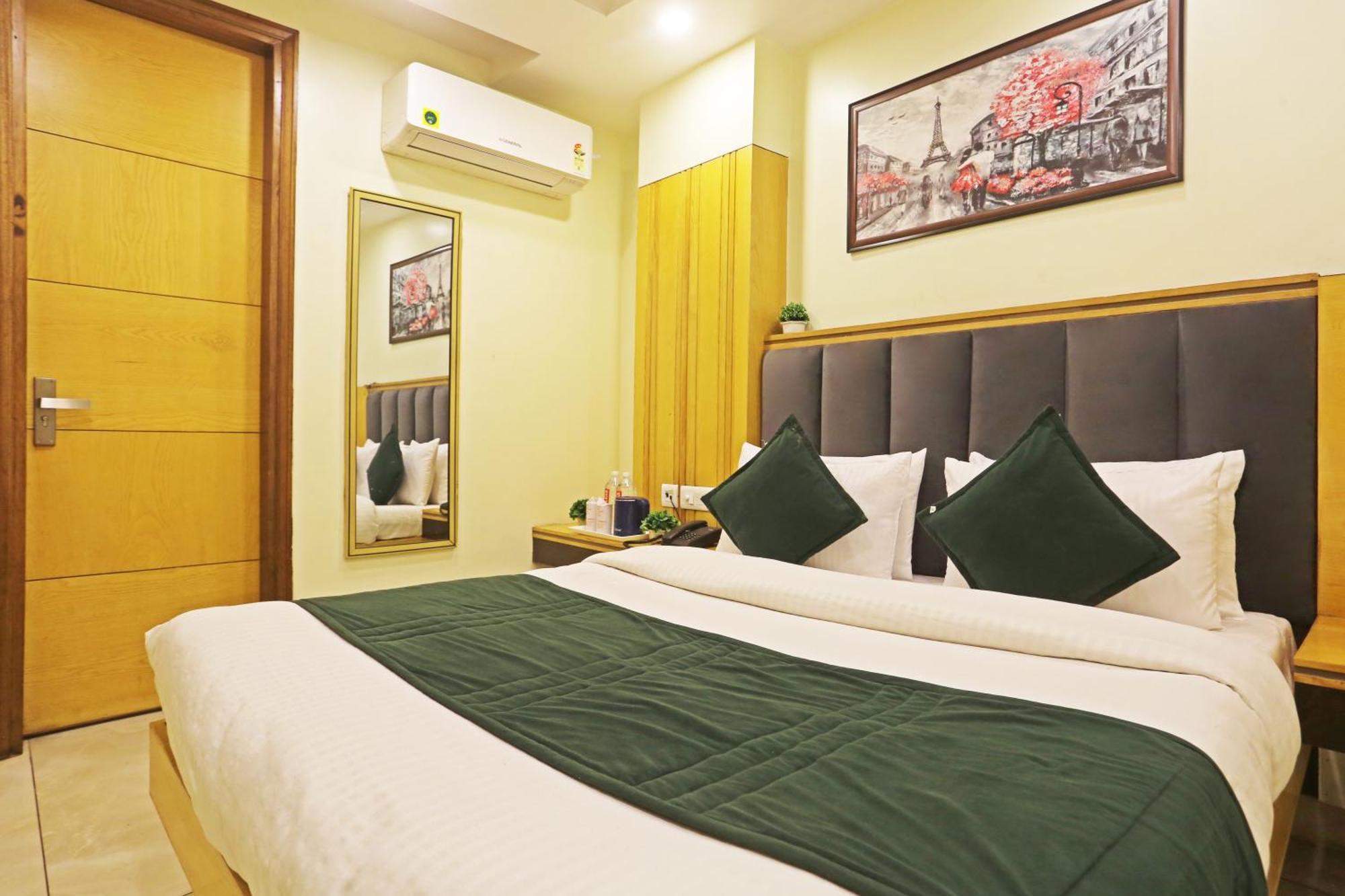 Hotel Aman Imperial Just A Minute Away From New Delhi Railway Station And Connaught Place Экстерьер фото